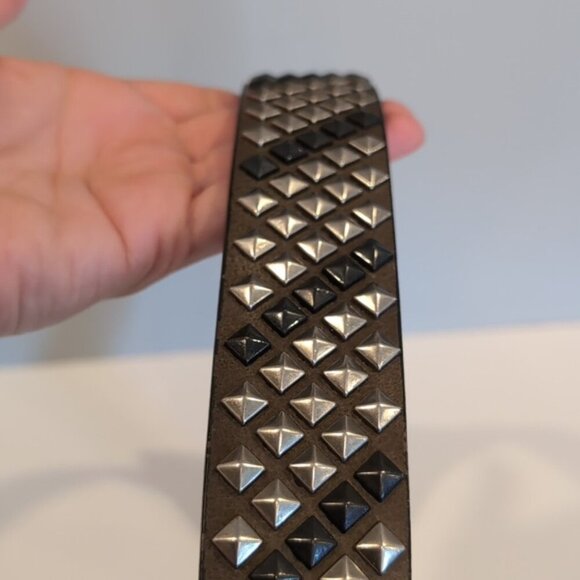 Kenneth Cole Studded Italian Leather Belt Mens Womens Unisex Wide 36/90 - Picture 7 of 16